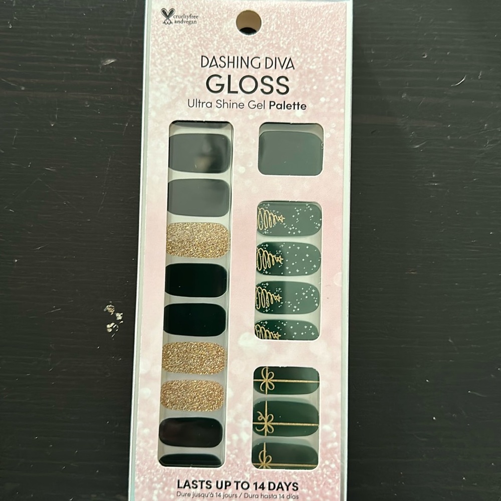 Dashing Diva Gloss Holiday Nail Strips - Wintry Luxe